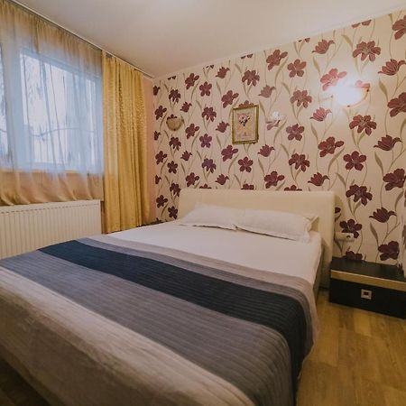 Hostel Denisa 布泽乌 外观 照片