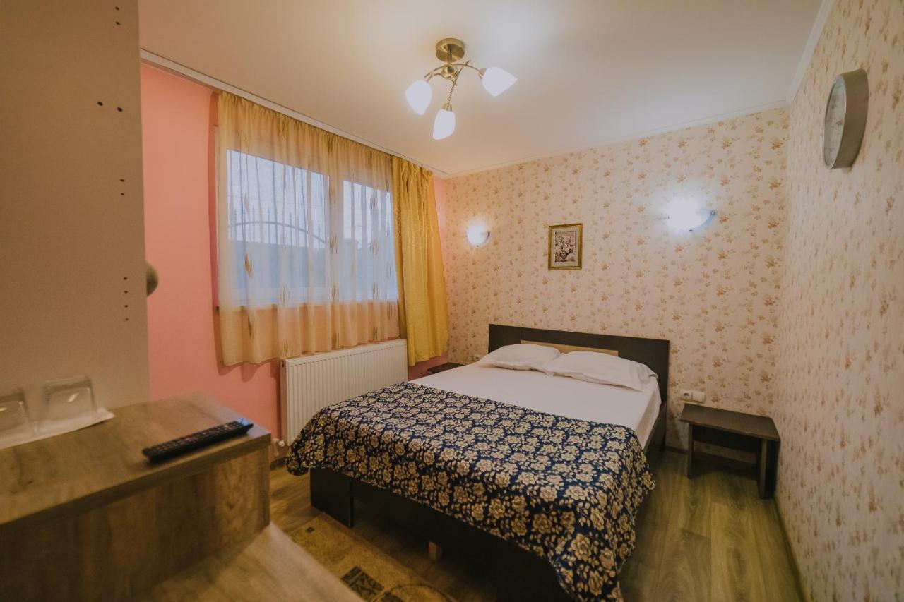 Hostel Denisa 布泽乌 外观 照片