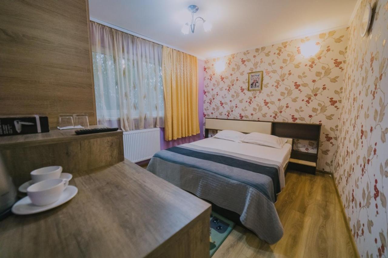Hostel Denisa 布泽乌 外观 照片