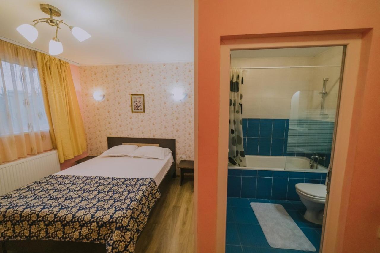 Hostel Denisa 布泽乌 外观 照片