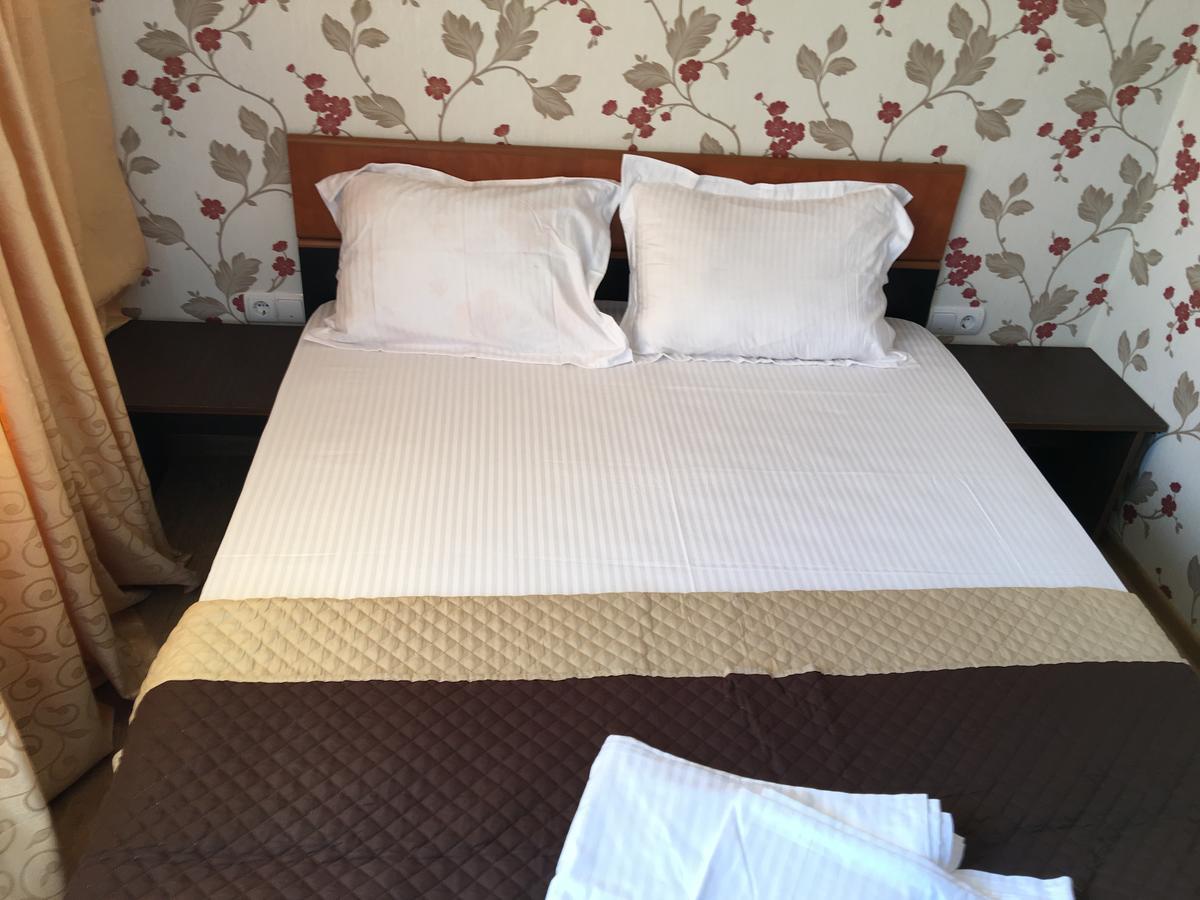 Hostel Denisa 布泽乌 外观 照片