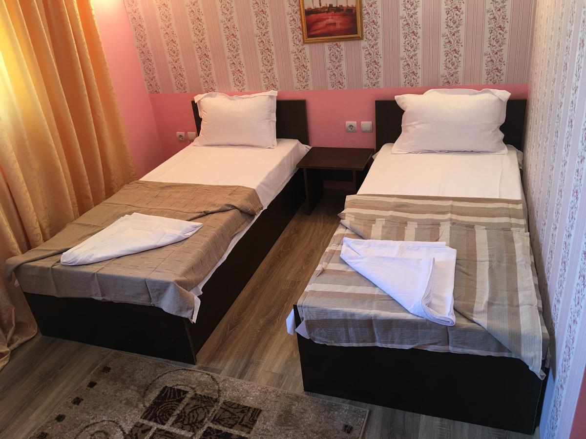 Hostel Denisa 布泽乌 外观 照片