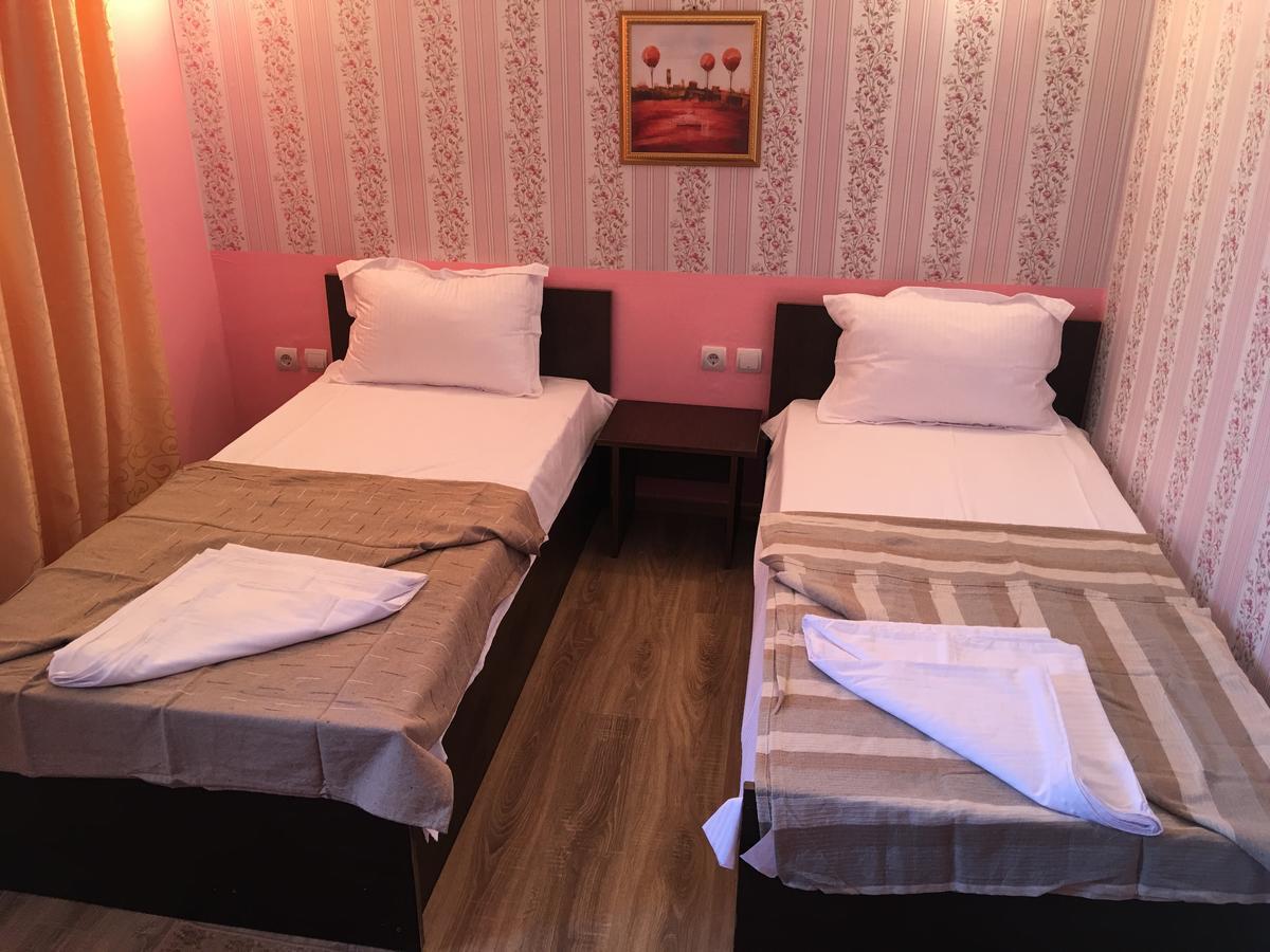 Hostel Denisa 布泽乌 外观 照片