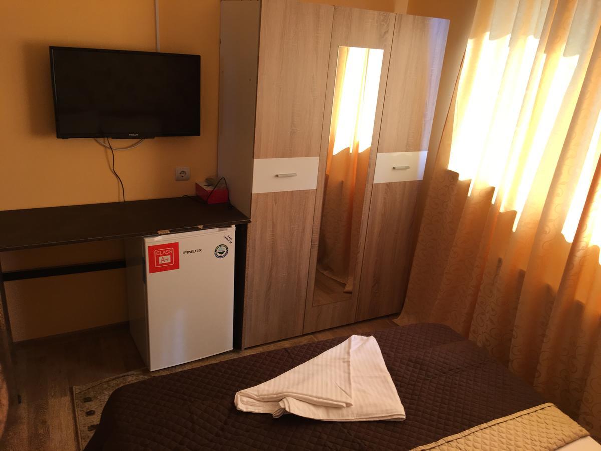 Hostel Denisa 布泽乌 外观 照片